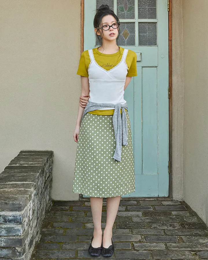 Ballet flats with A-line skirt and t-shirt casual business casual outfit