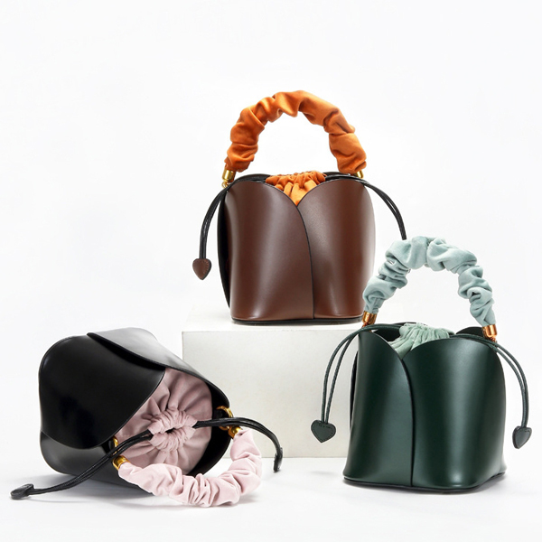 디니지아 SHOULDER BAG 2021