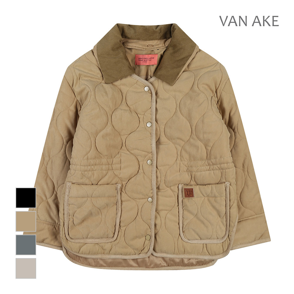 Padded winter jacket worn by a traveller preparing a trip to Canada