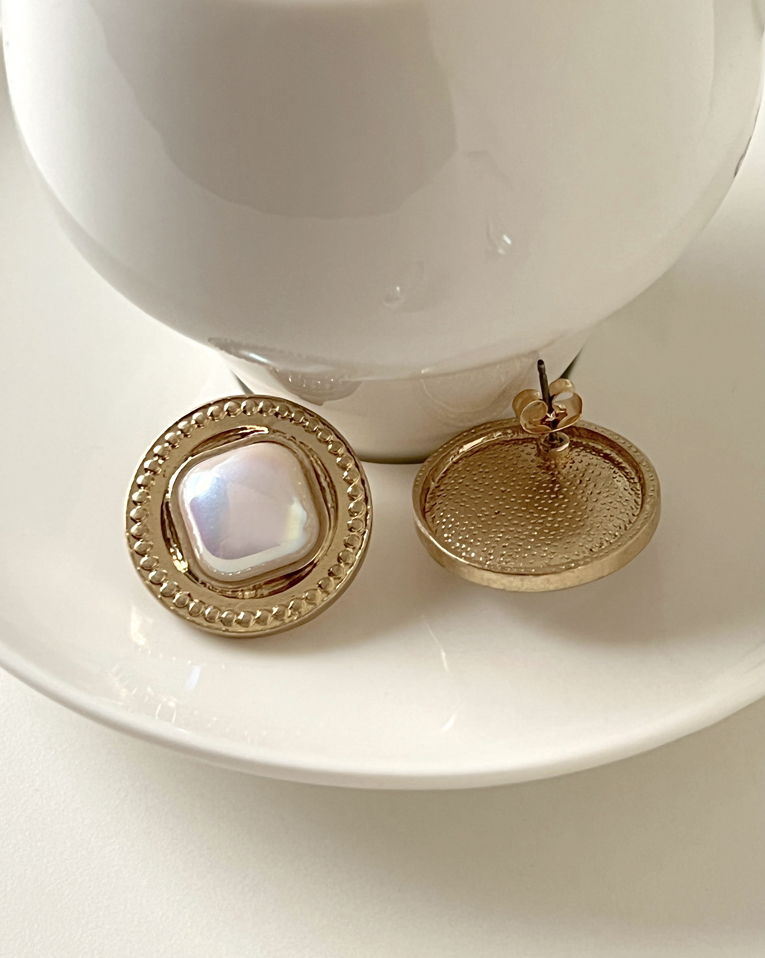 패션 바이 카카오 | 앤틱 코인 메탈 써클 오팔 진주 포인트 귀걸이 2컬러(acc3125)